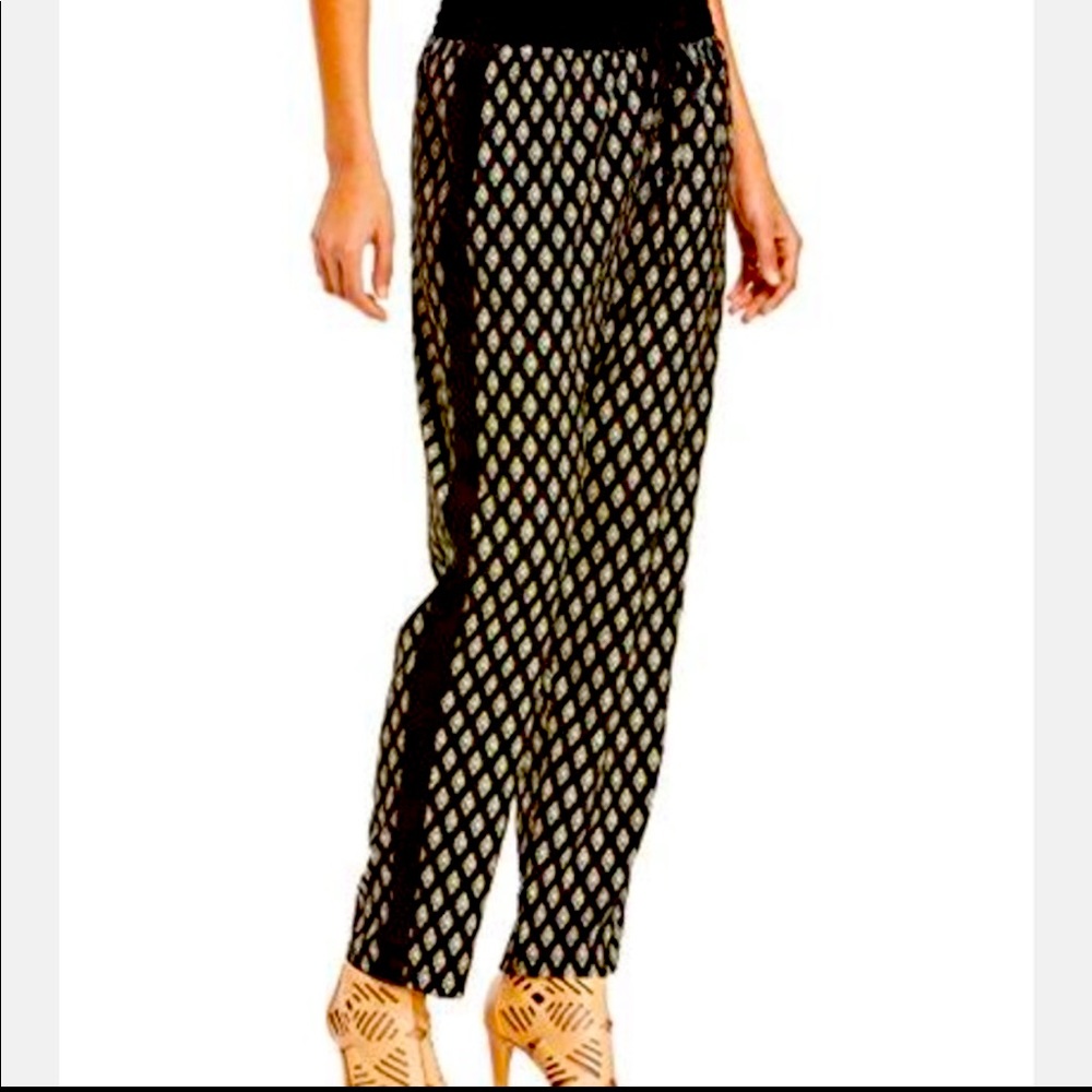 Bar III triangle print joggers- Size medium 🍄